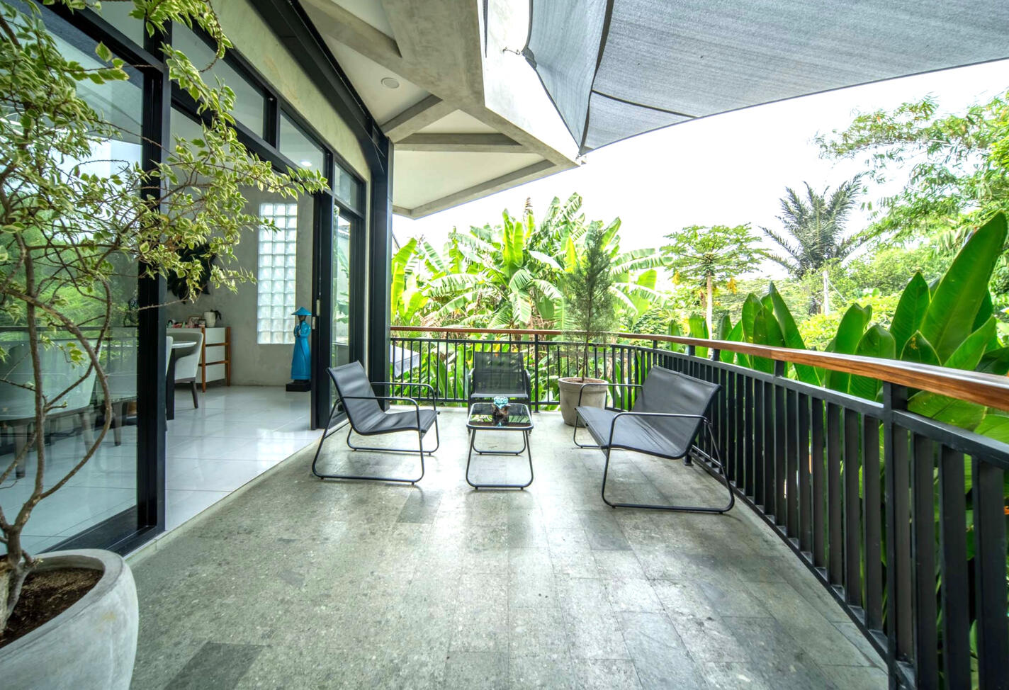 Terrace & Garden